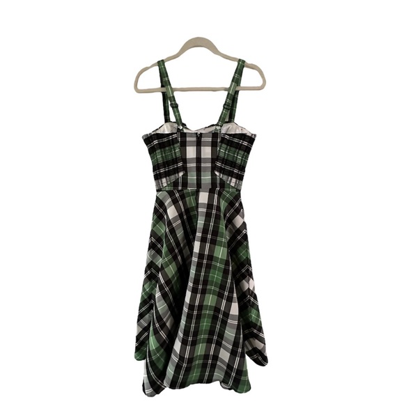 Pinup Girls Laura Byrnes Taffeta Green Plaid Dress New Size Small - Picture 3 of 6